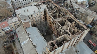 Пожежа в Одесі: у коменданта під ліжком знайшли багри та вогнегасники