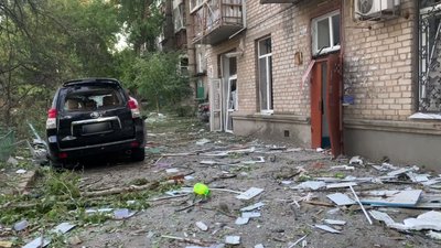 Пошкоджений житловий квартал через російську атаку на Миколаїв, 19 липня 2024 року