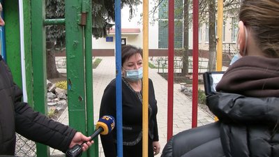 У Запорізькому дитсадку з'ясовують чому хлопчик, який випав з вікна, лишився сам