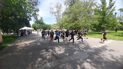 У Херсоні відбувся "Сердечний забіг". Містяни збирали кошти на підтримку хворої дівчинки У Херсоні відбувся "Сердечний забіг". Містяни збирали кошти на підтримку хворої дівчинки