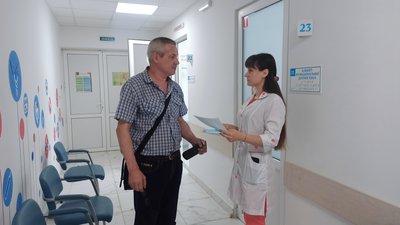 Без черг – 500 людей у Житомирі щепилися бустерною дозою вакцини від коронавірусу під час війни Без черг – 500 людей у Житомирі щепилися бустерною дозою вакцини від коронавірусу під час війни