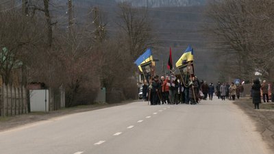 "Він творив каркас нашої нації". У Стопчатові на Івано-Франківщині попрощалися з Дмитром Павличком "Він творив каркас нашої нації". У Стопчатові на Івано-Франківщині попрощалися з Дмитром Павличком