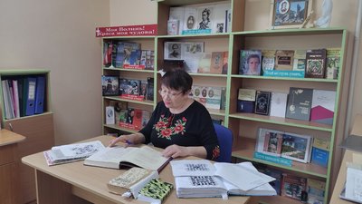 Надія Зозуля для того, щоб скласти кросворд багато читає Надія Зозуля для того, щоб скласти кросворд багато читає