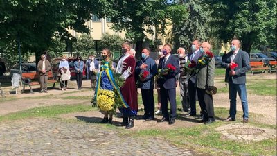 Пам’ять жертв політичних репресій вшанували в Ужгороді Пам’ять жертв політичних репресій вшанували в Ужгороді