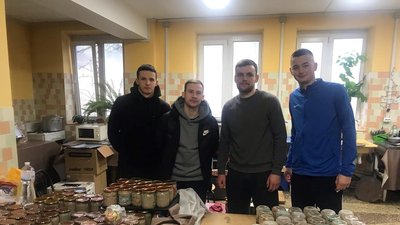Футболісти з Тернопільщини долучилися до допомоги Збройним силам