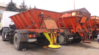 Комунальники Миколаєва розповіли про готовність до ожеледі на дорогах Комунальники Миколаєва розповіли про готовність до ожеледі на дорогах