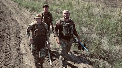 Дмитро Марчук спільно з побратимами під час служби на Херсонщині, літо 2023. Фото: Дмитро Марчук