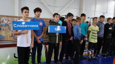 На Тернопільщині провели Міжнародний юнацький турнір з вільної боротьби