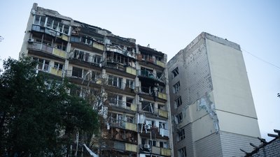 Київ, пошкоджений атакою РФ будинок, Солом'янський район