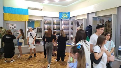 Оновлену виставку "України щит" Оновлену виставку "України щит"