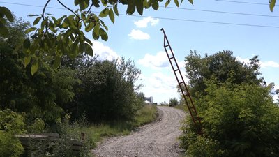 Територію забудови у Садгорі перекрили шлагбаумом