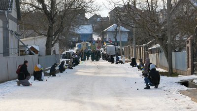 На Буковині зустріли тіло полеглого військового Володимира Безборотька, який був футбольним арбітром На Буковині зустріли тіло полеглого військового Володимира Безборотька, який був футбольним арбітром