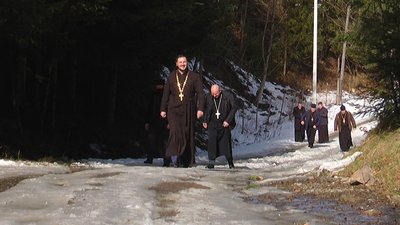 Через зруйновану переправу Манявський монастир втрачає паломників, а село - туристів