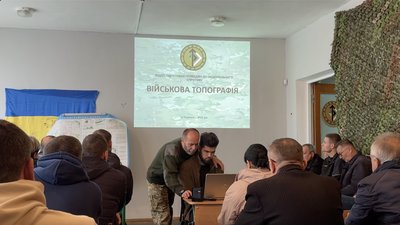 У Черкасах відбулися навчання для вчителів "Захисту України"