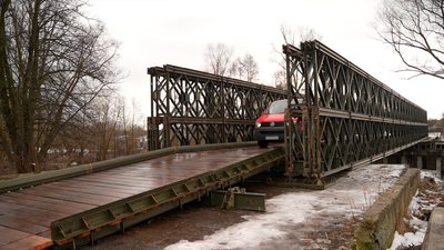 Біля Чернігова запрацював ще один міст, який передала Франція Біля Чернігова запрацював ще один міст, який передала Франція