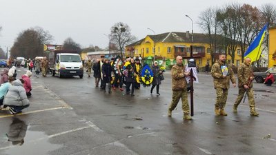 У Багачевому провели в останню путь загиблого захисника Євгена Прудиуса