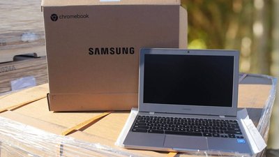 Для освітян Чернівецької області передали майже 500 ноутбуків