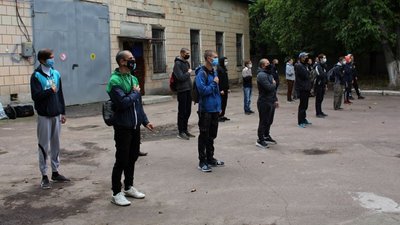 20 призовників з Малої Виски відправили на службу до армії 20 призовників з Малої Виски відправили на службу до армії