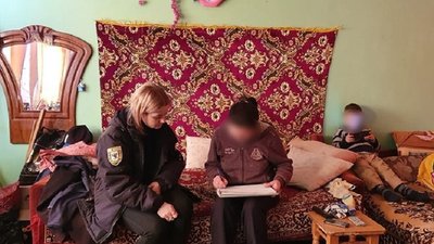 Безвідповідальність та байдужість батьків – поліція виявила сім’ї, в яких страждають діти