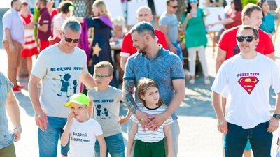 У Черкасах на фестивалі "Разом з татом" змагалися понад 20 команд У Черкасах на фестивалі "Разом з татом" змагалися понад 20 команд