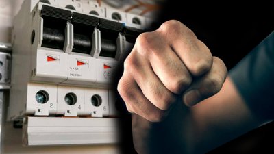 У Кременчуці жінка заявила про травми від працівників “Полтаваобленерго” 