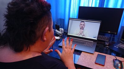 Жестова мова у Польщі: як нечуючим допомагають полтавські перекладачі