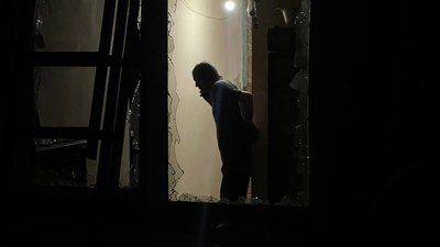 наслідки удару, розбите вікно