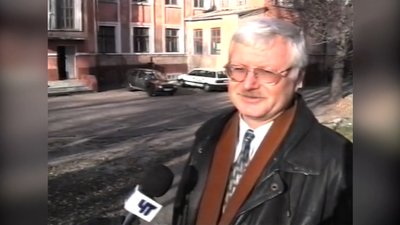 Лампи від світлофора – як софіти, двері – як декорації: так народжувалось чернігівське телебачення