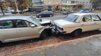 Водійка — у реанімації: що відомо про травмованих внаслідок аварії на Відродження у Луцьку