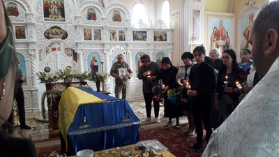 "8 разів ходив у військкомат". У Сумах попрощалися з добровольцем Олегом Одненком "8 разів ходив у військкомат". У Сумах попрощалися з добровольцем Олегом Одненком