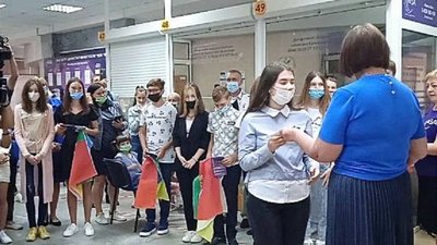 П'ятнадцять криворіжців 20 серпня отримали паспорти громадян України П'ятнадцять криворіжців 20 серпня отримали паспорти громадян України