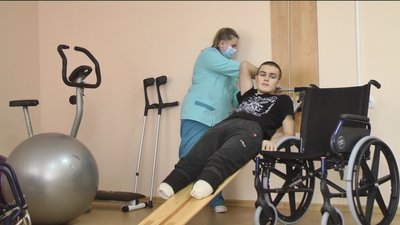 Вінничанин, якому потягом відрізало обидві ноги — готується до протезування Вінничанин, якому потягом відрізало обидві ноги — готується до протезування