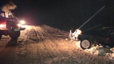 Волинські рятувальники витягнули з кюветів авто енергетиків та волонтерів Волинські рятувальники витягнули з кюветів авто енергетиків та волонтерів