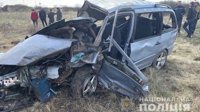 ДТП на Ужгородщині: двоє людей загинули, одна госпіталізована з травмами