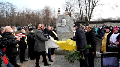 У Запоріжжі відкрили пам'ятник меру Олександрівська Феліксу Мовчановському У Запоріжжі відкрили пам'ятник меру Олександрівська Феліксу Мовчановському