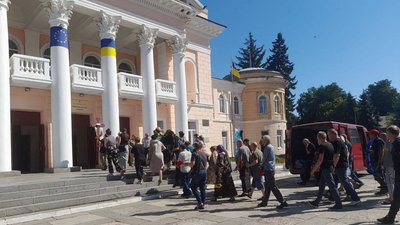 У Первомайській громаді на Миколаївщині в останню путь провели загиблого бійця Олександра Бабушкіна У Первомайській громаді на Миколаївщині в останню путь провели загиблого бійця Олександра Бабушкіна