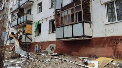 РФ обстріляла Чугуїв на Харківщині зранку 1 березня: поранено підлітка РФ обстріляла Чугуїв на Харківщині зранку 1 березня: поранено підлітка