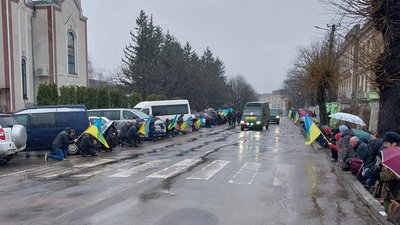 В останню дорогу провели захисника України Василя Короленка В останню дорогу провели захисника України Василя Короленка