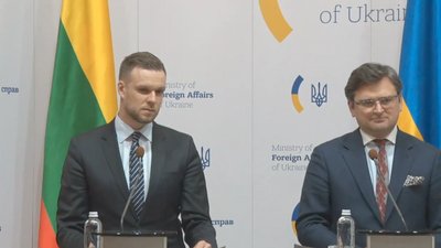 Литва обіцяє поділитися з Україною надлишками вакцини від COVID-19