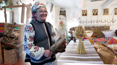 Житомир, музей, село Покришів, рушники, Євангеліє