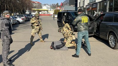 Незаконне переправлення осіб за кордон на Львівщині