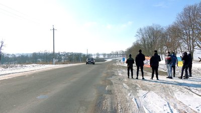 “Якщо хочемо перемоги, треба щось до неї докласти”: як у селі на Вінниччині працює дитячий блокпост