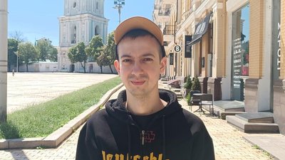 "На Донеччині не був". На діораму про Бахмут у художника з Нікополя пішло десять місяців "На Донеччині не був". На діораму про Бахмут у художника з Нікополя пішло десять місяців