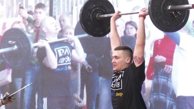 Гребля, підтягування та віджимання: у Харкові пройшли "Ігри Героїв"