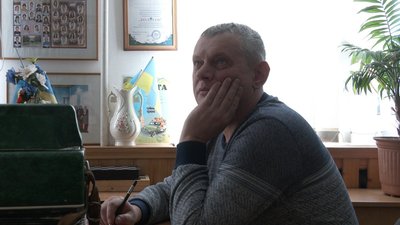 "Бабцю, Україна буде все одно". Репортаж із села Бовшів на Франківщині, де зростав Герой України на позивний Да Вінчі "Бабцю, Україна буде все одно". Репортаж із села Бовшів на Франківщині, де зростав Герой України на позивний Да Вінчі