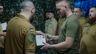 Бійцям "Червної Калини" вручили нагороди Бійцям "Червної Калини" вручили нагороди