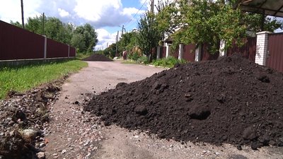 У Житомирі зрізаним асфальтом уклали вулицю Мар'янівську