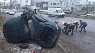 Не впорався з керуванням. У Запоріжжі сталася смертельна ДТП
