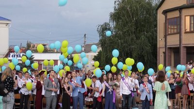 У Сватовому відбувся загальний випускний вечір У Сватовому відбувся загальний випускний вечір