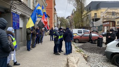 Справа Жукова-Григоренка: у Харкові пікетують будівлю суду Справа Жукова-Григоренка: у Харкові пікетують будівлю суду